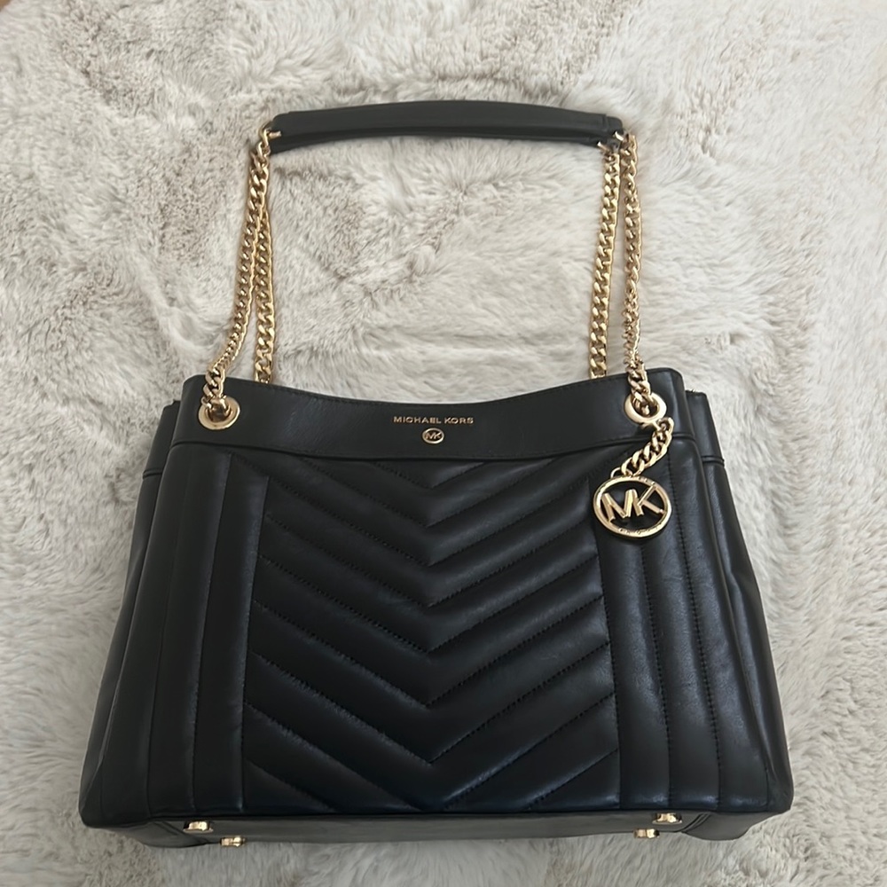 Michael Kors Classic Chevron Leather handbag black dust bag EUC Like New